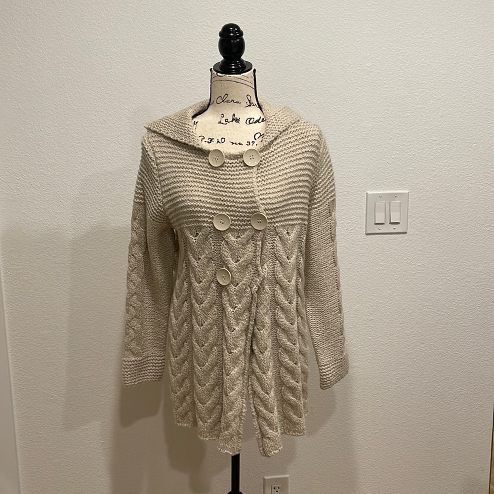 BCBG Maxazria - XL knitter beige sweater with buttons